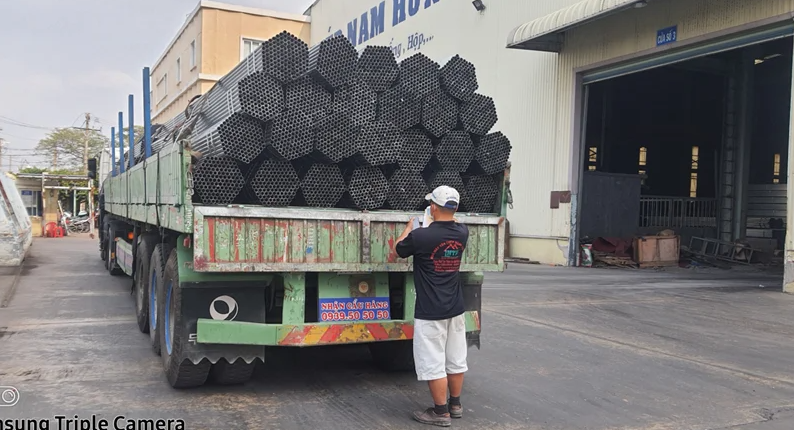 Hình ảnh thép ống tại Tổng kho vật tư Mạnh Tiến Phát