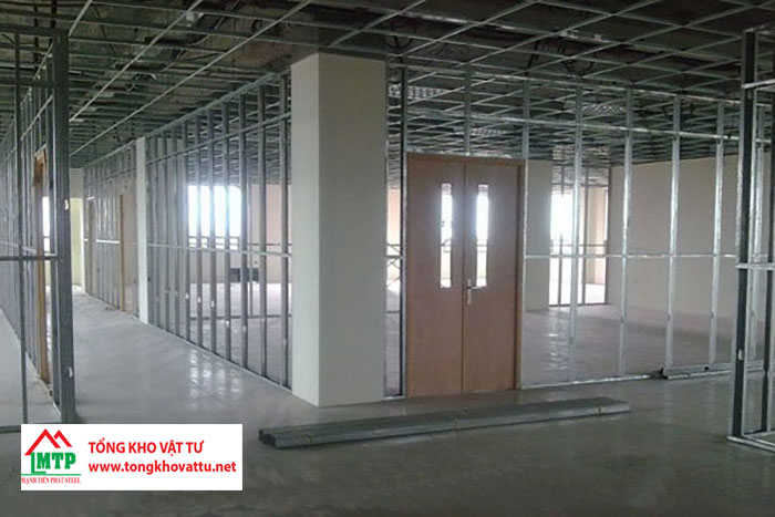 Cách thi công tấm xi măng Thái Lan: An toàn – Đơn giản – Chi tiết