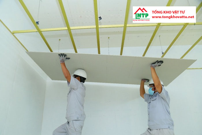 Cách thi công tấm xi măng Thái Lan: An toàn – Đơn giản – Chi tiết