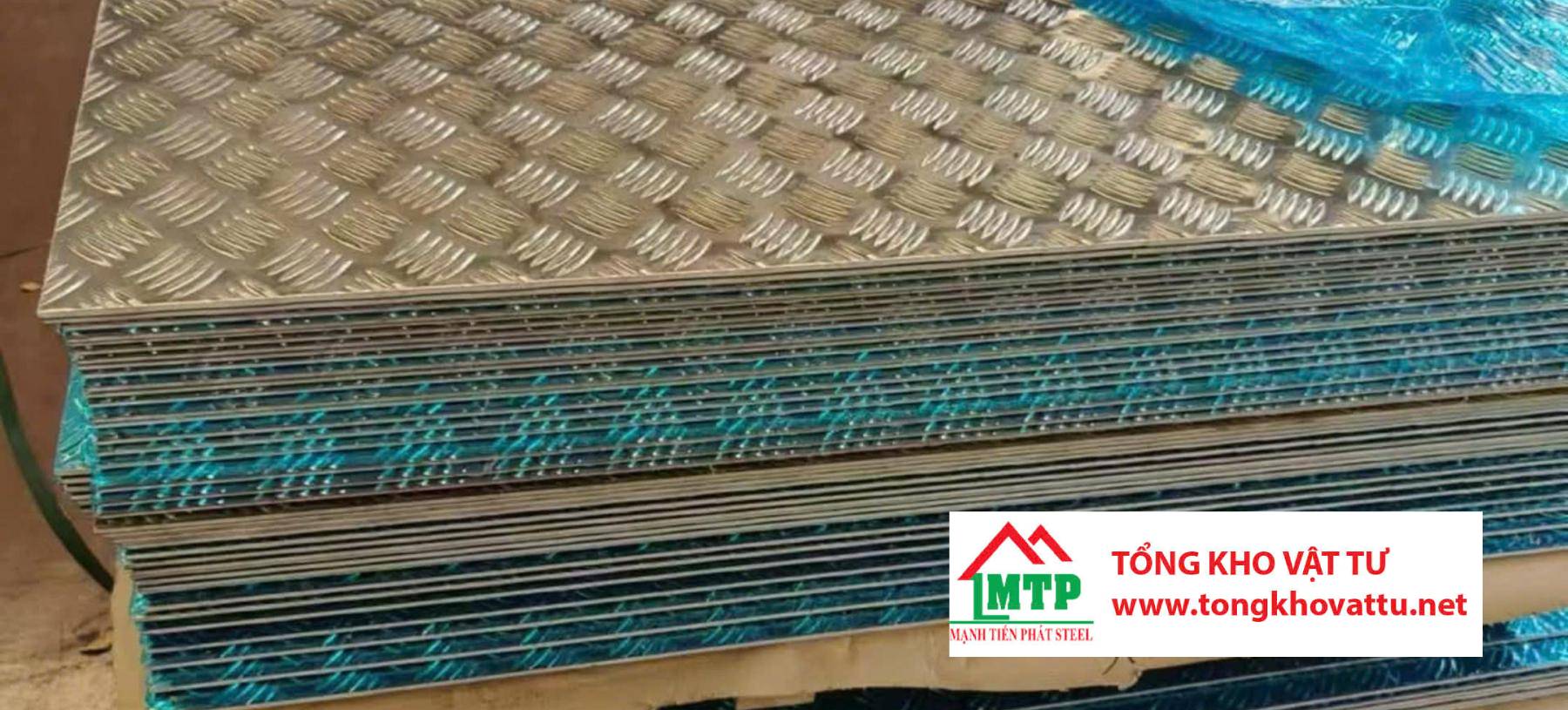 Có bao nhiêu loại hoa văn trên bề mặt thép tấm gân?
