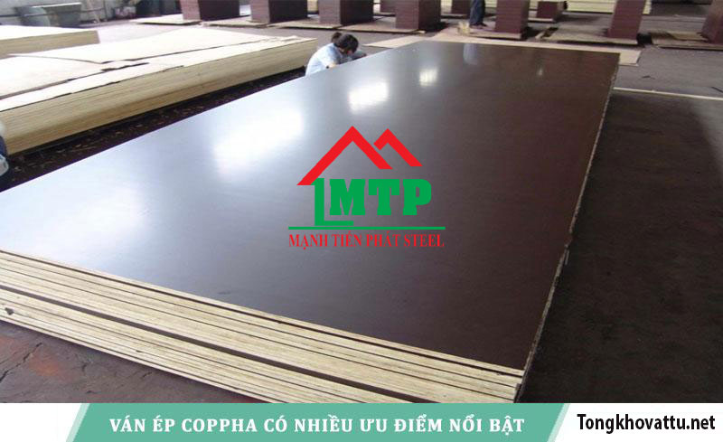 Đặc Điểm Nổi Bật Ván Ép Phủ Phim