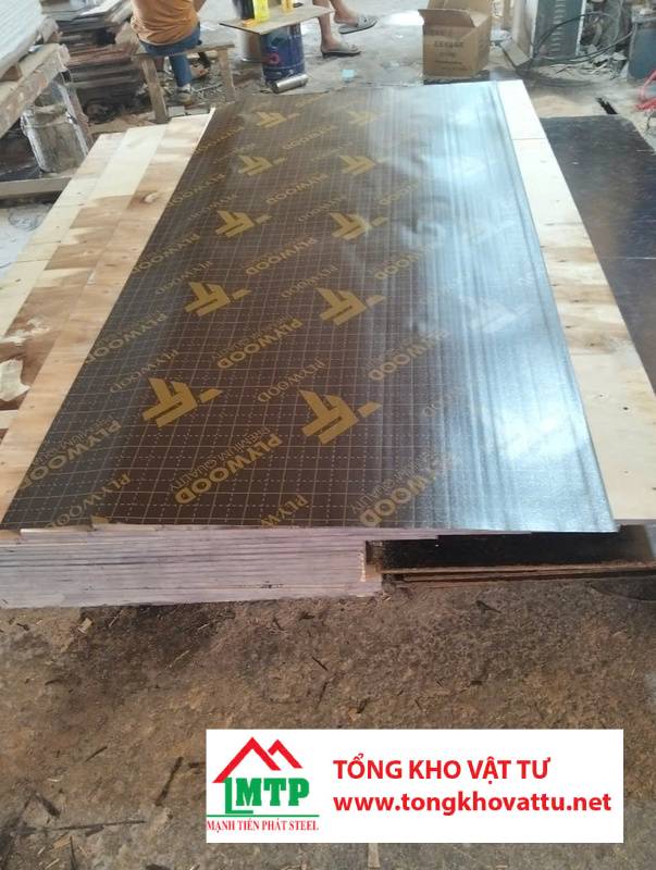 Giải pháp máy móc tối ưu trong sản xuất ván ép phủ phim