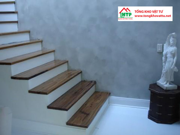 5+ điều cần biết trước khi chọn tấm xi măng giả gỗ ốp cầu thang