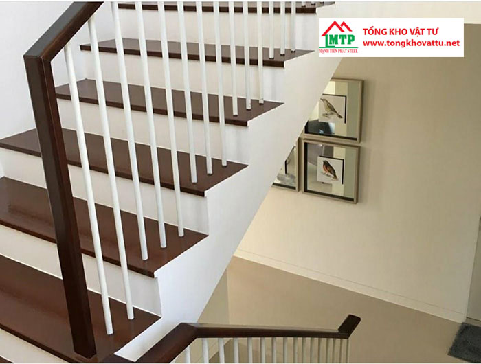 5+ điều cần biết trước khi chọn tấm xi măng giả gỗ ốp cầu thang