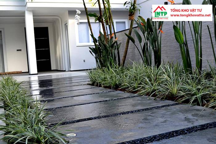 10+ tấm xi măng lát sân vườn được ưa chuộng nhất 2025