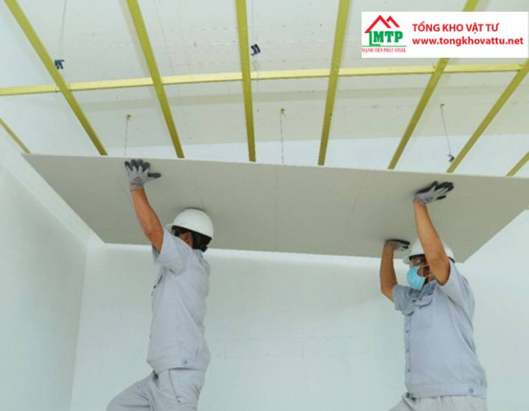 Tổng hợp 20+ mẫu trần phòng khách đẹp, tạo điểm nhấn ấn tượng cho ngôi nhà