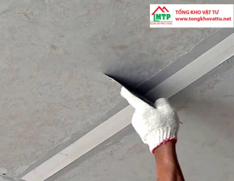 Tổng hợp 20+ mẫu trần phòng khách đẹp, tạo điểm nhấn ấn tượng cho ngôi nhà