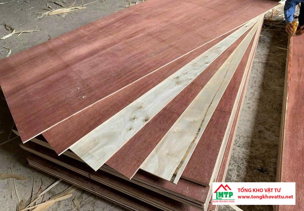 Ván ép bao bì chịu được độ ẩm cao không?