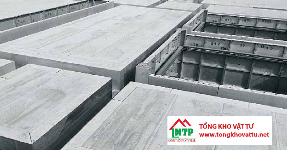 Ván ép cốp pha là gì? Cấu tạo, đặc tính và vai trò trong thi công bê tông