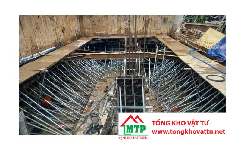 Ván ép cốp pha là gì? Cấu tạo, đặc tính và vai trò trong thi công bê tông