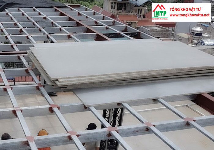 Thi công tấm Cemboard làm sân thượng | HƯỚNG DẪN & CHI PHÍ