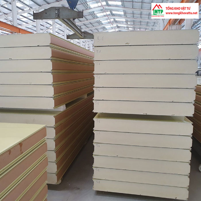 Lớp lõi Pu của tấm vách ngăn cách nhiệt Panel PU