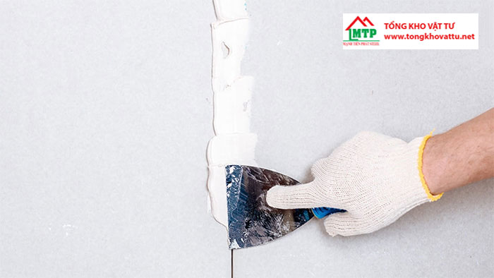 Quét lớp thứ nhất một cách đều tay