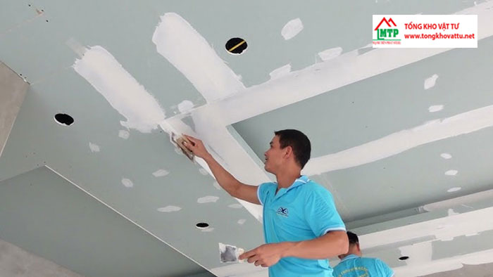 Trét lớp thứ 2 lên bề mặt