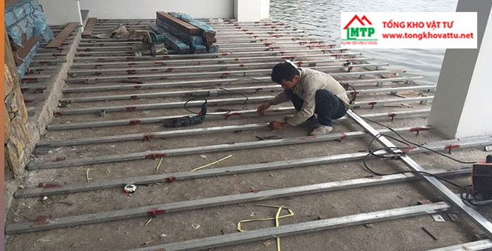 Xây dựng hệ khung đỡ cho lót sàn