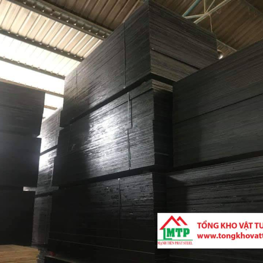 Ván ép phủ phim 15 ly (15mm)